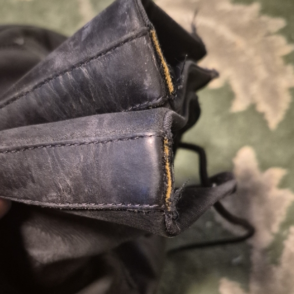 Dr. Martens Black Leather Men's Boots - Picture 16 of 16